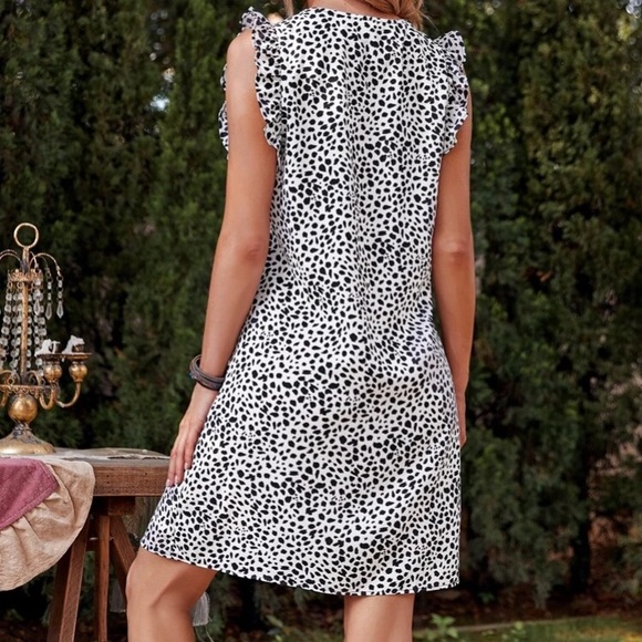 🆕NEW!🛍 Floral Animal Print Ruffle Sleeve Dress - Picture 3 of 4